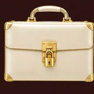 Locked leather briefcase — Slota